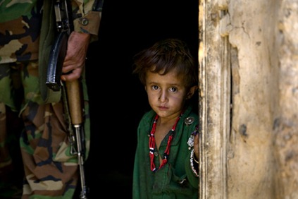 Afghanistan war child.